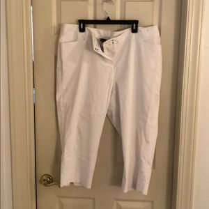White capris size 22